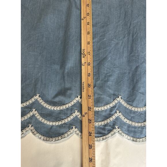 A'lacarte Blue Chambray Women’s Blouse XL V-Neck Tasseled Tie White Embroidered - Picture 15 of 15